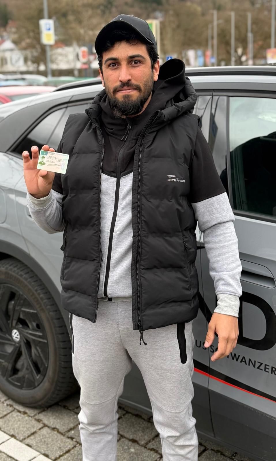 Bahaa hat den Führerschein Klasse B bei der Indrive Fahrschule bestanden