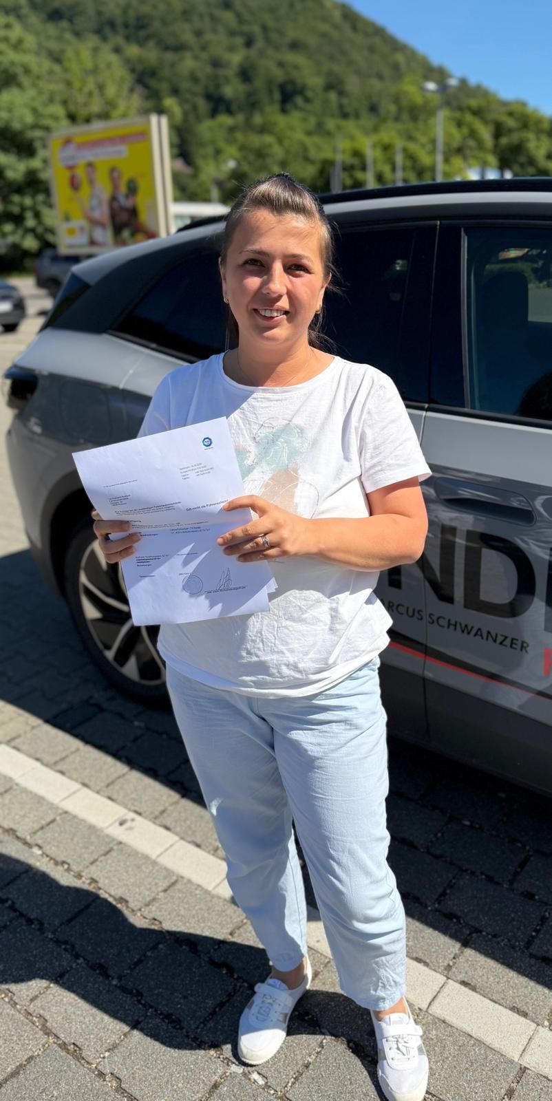 Maria hat den Führerschein Klasse B bei der Indrive Fahrschule bestanden